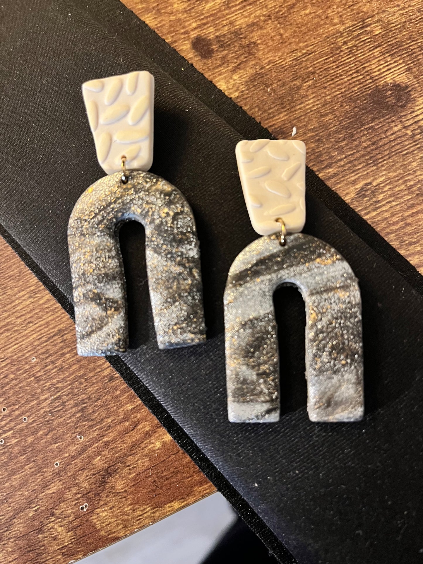 Regal beauty arches Earrings 1955
