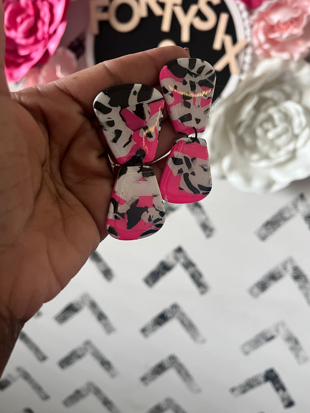 Party girl oversized stud