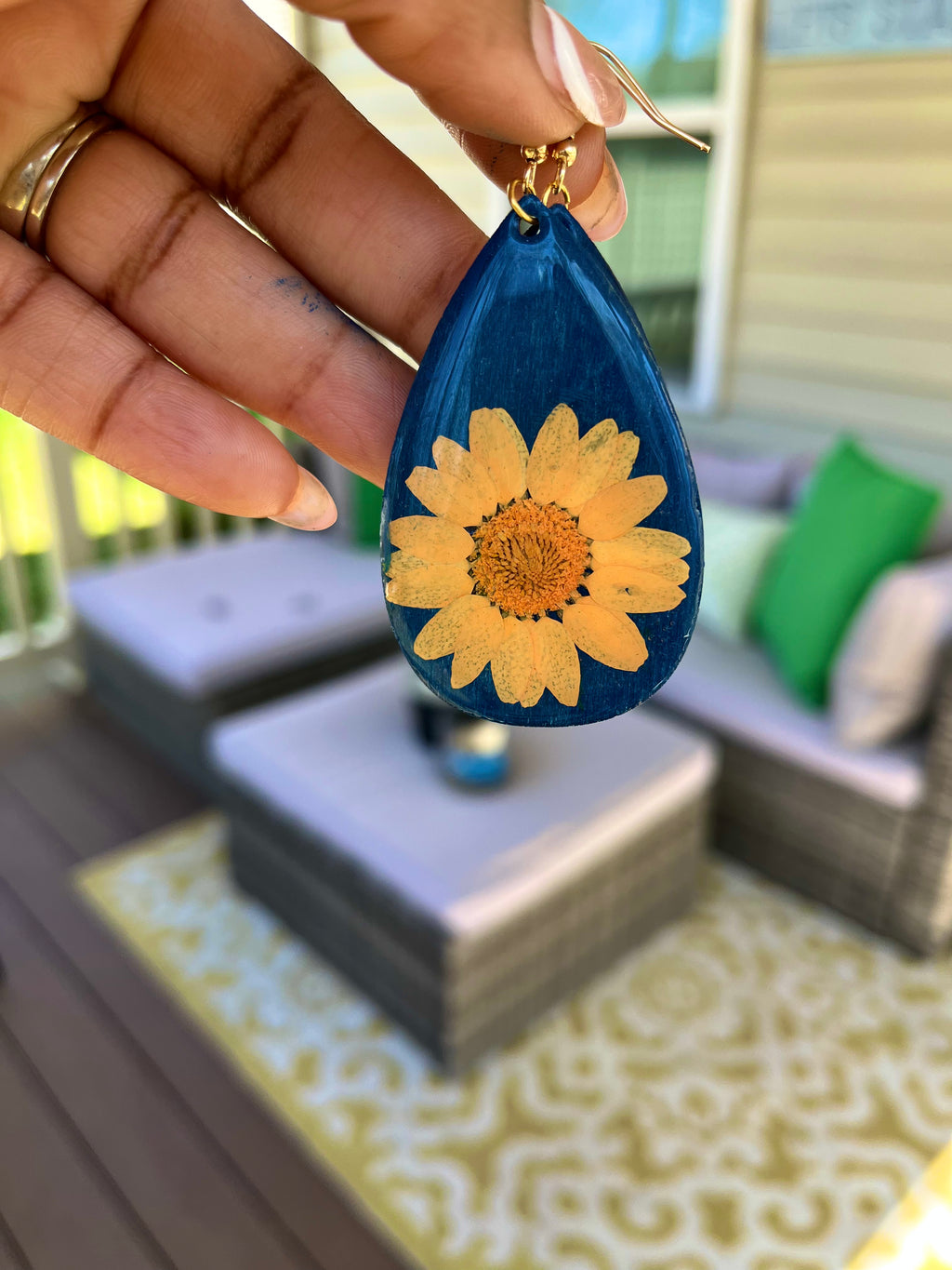 Sunshine in blue