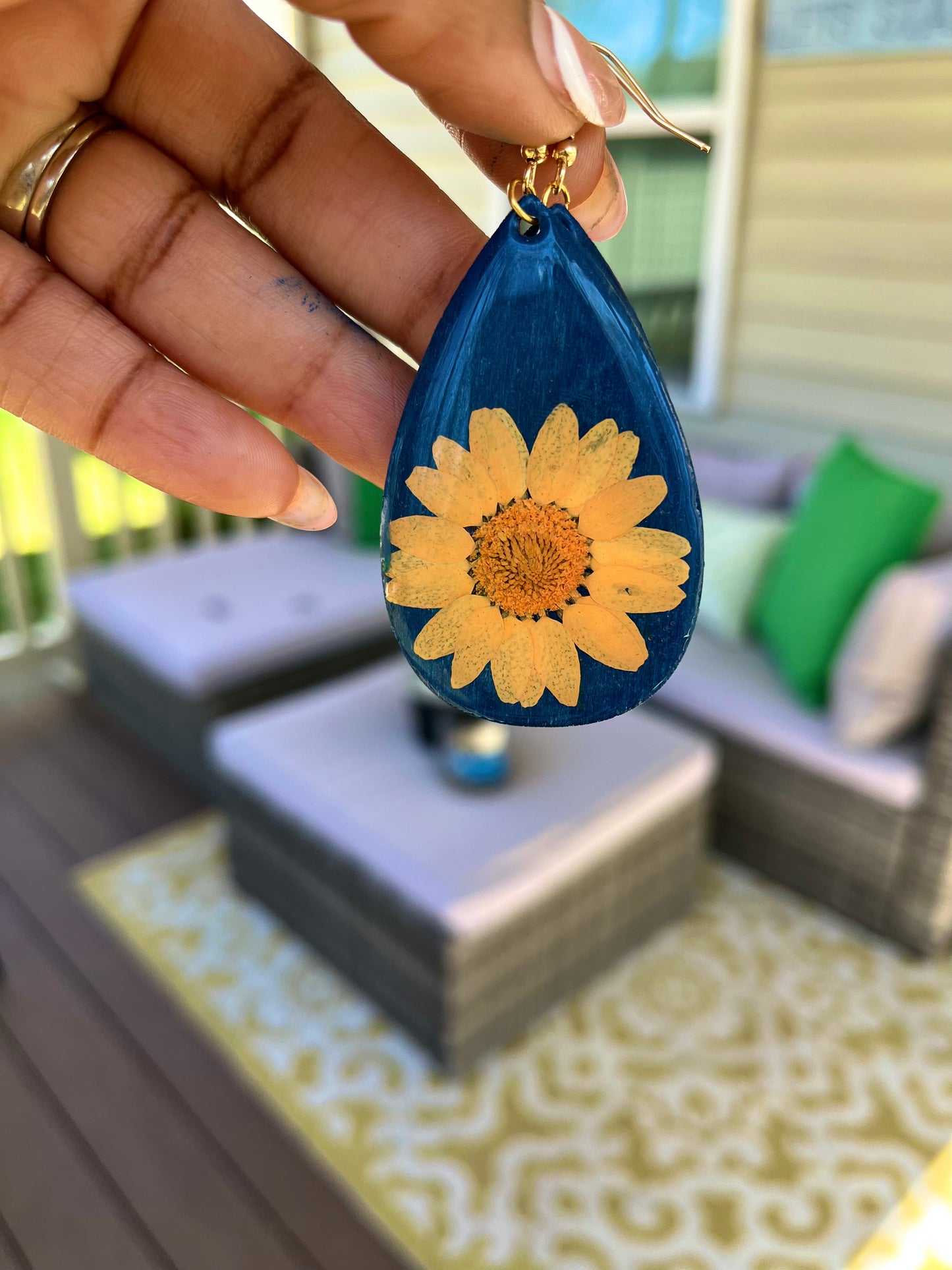 Sunshine in blue